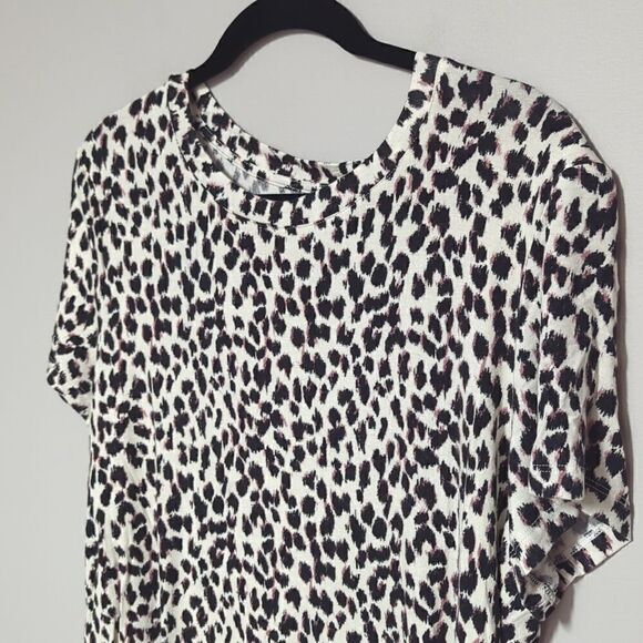 Maurices White Leopard Print shirt - Picture 2 of 5